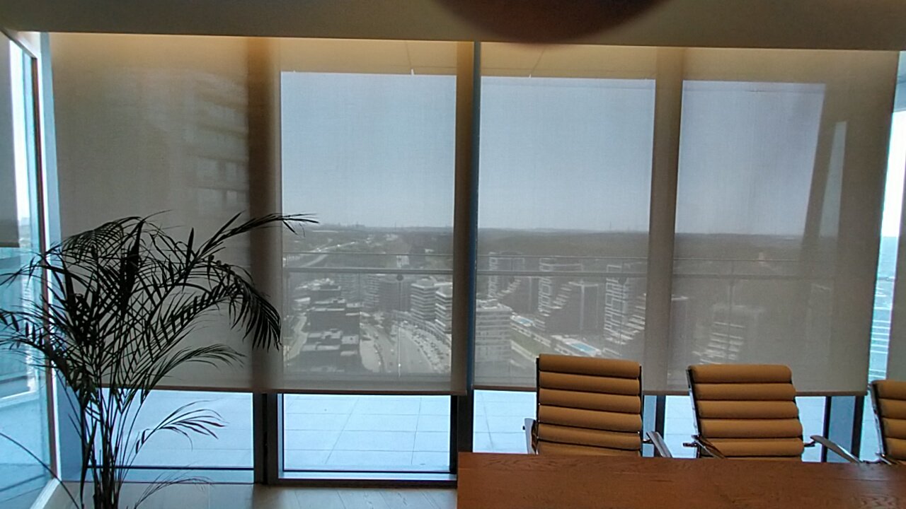 Ofislerde Motorlu Perde Sistemleri ile Verimli Çalışma Ortamı